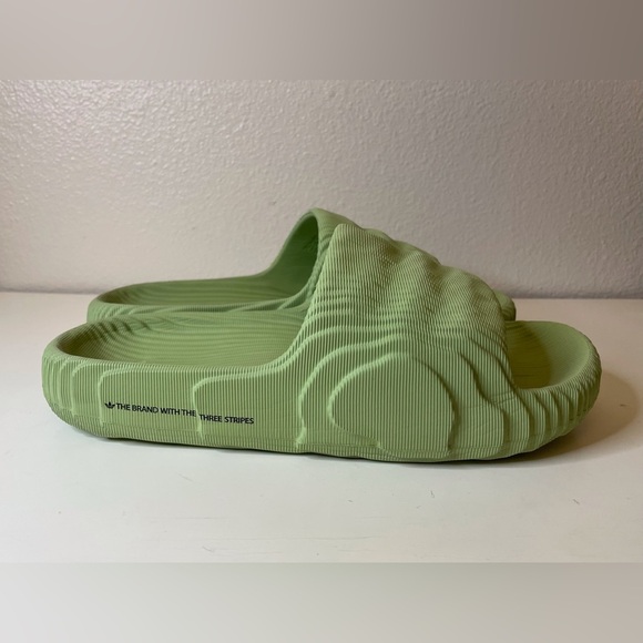 Adidas Men’s Adilette 22 Slides “Magic Lime” Slip On Sandals Size 10 - Picture 6 of 13
